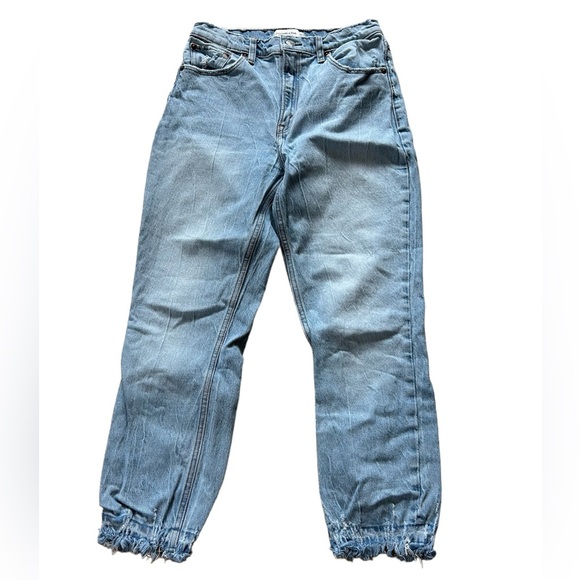 Abercrombie & Fitch Denim - Abercrombie and Fitch High Rise Mom Jean Blue Denim Jeans Size 27 4 Short